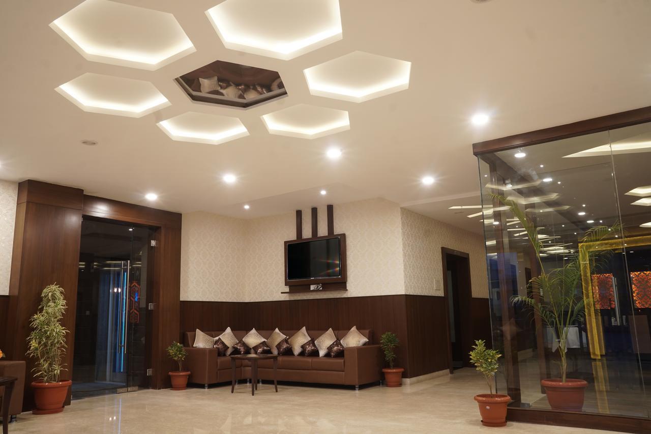 Admire Inn By Tgi Udaipur Esterno foto