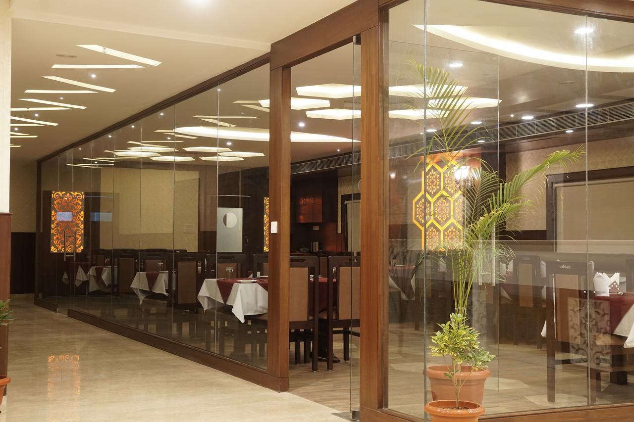Admire Inn By Tgi Udaipur Esterno foto
